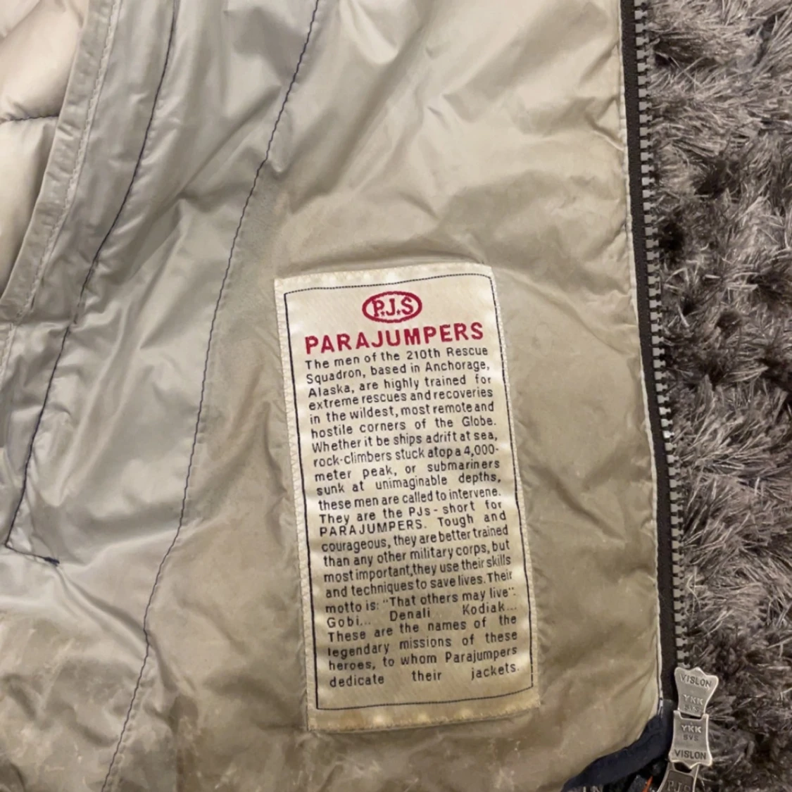 Svart dunväst från Parajumpers - 3