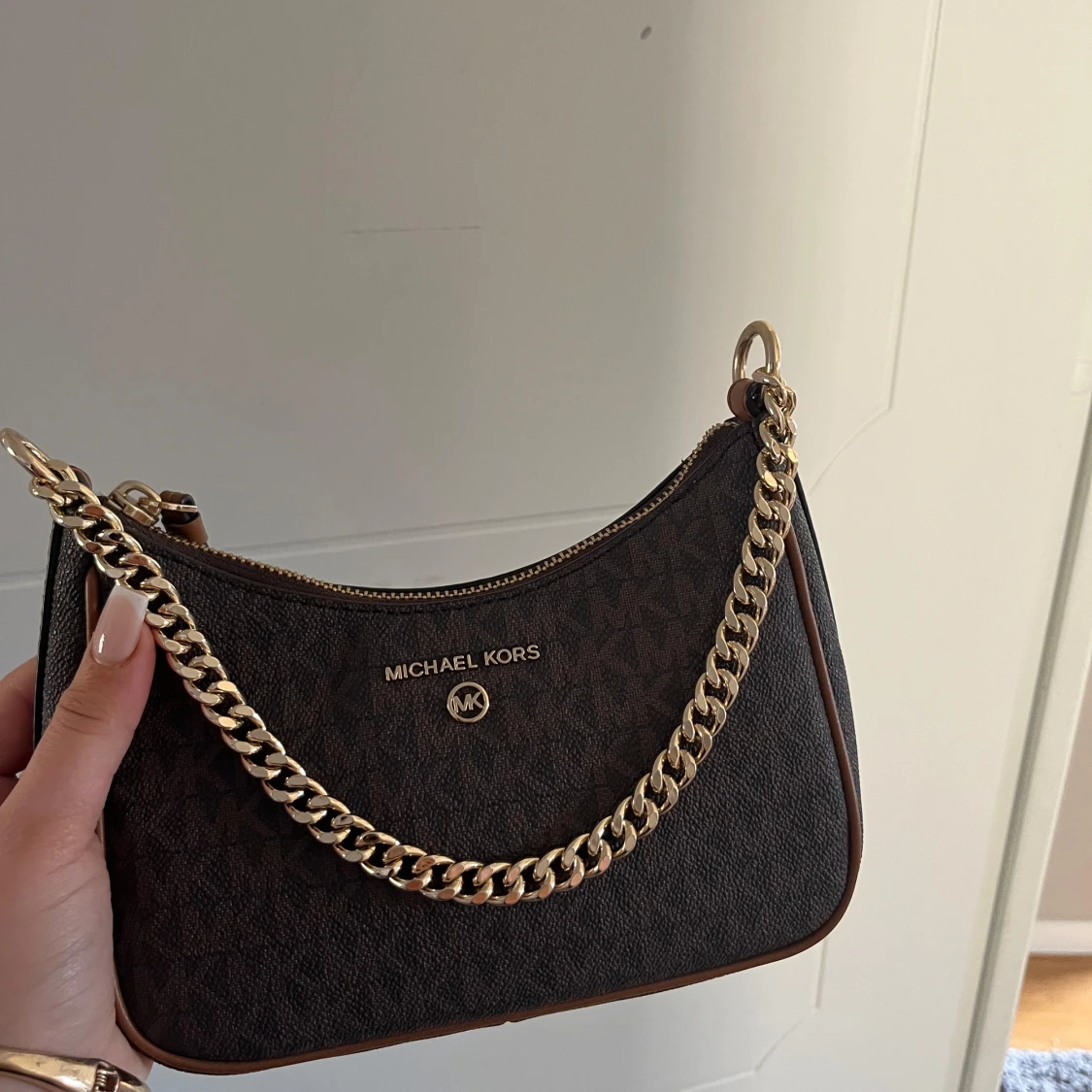 Brun axelväska från Michael Kors