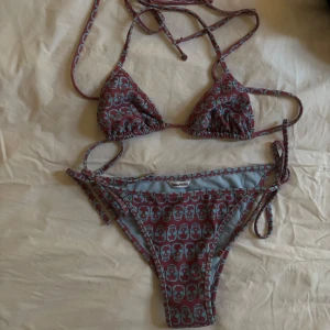 Zadig Voltaire bikini - Aldrig använd pga för liten. Står inte storlek men tror det är XS i toppen och S i underdelen🥰