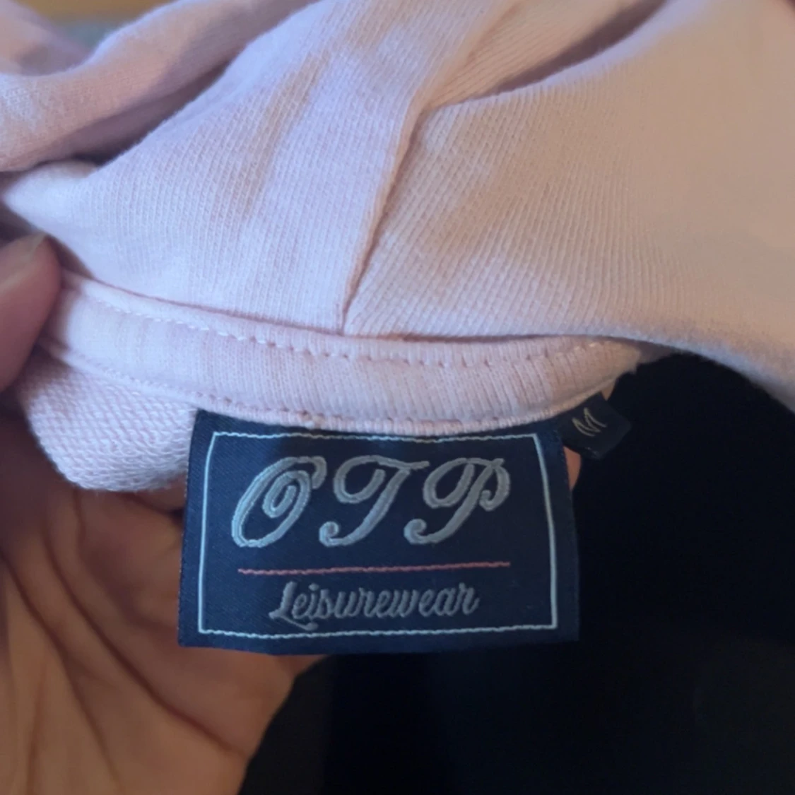 Rosa huvtröja från OTP Leisurewear - 2