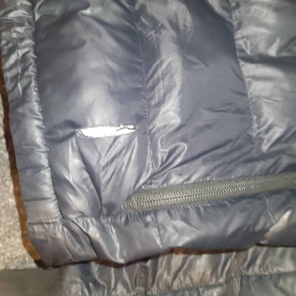 Svart pufferjacka från Peak Performance - 4