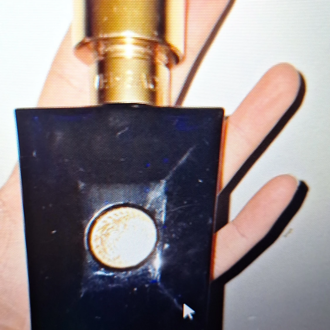 Blå parfymflaska med guldfärgat lock - 4