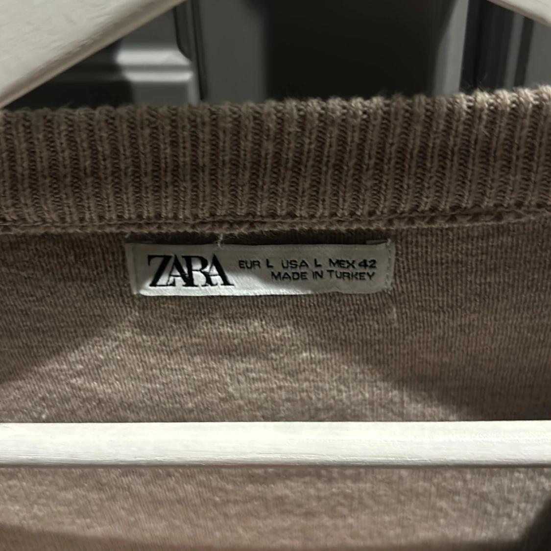 Beige tröja från Zara - 1