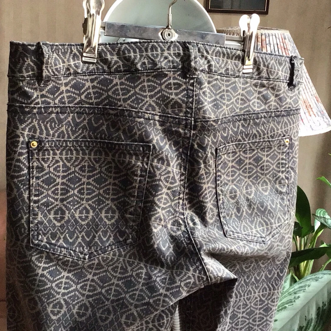 Mönstrade byxor från H&M - 1