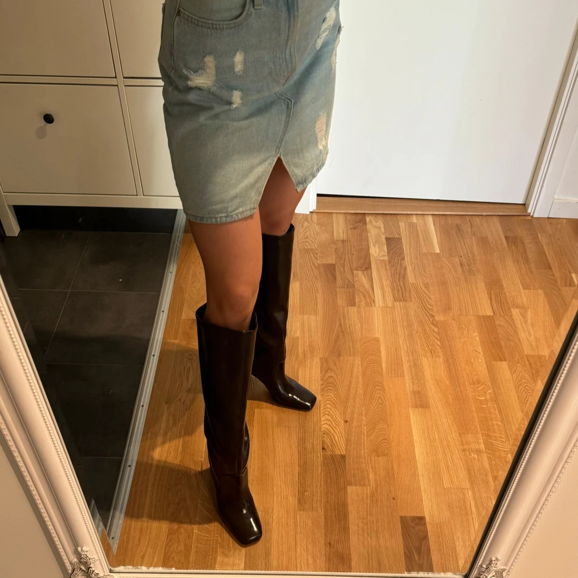 Jeanskjol med slitningar - 3