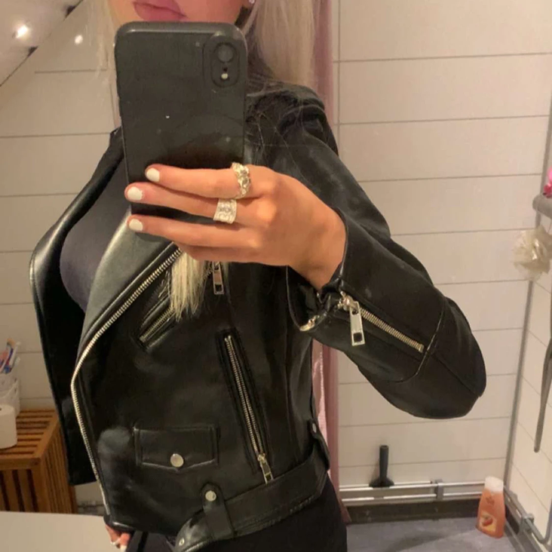 Svart skinnjacka pull & bear - 1