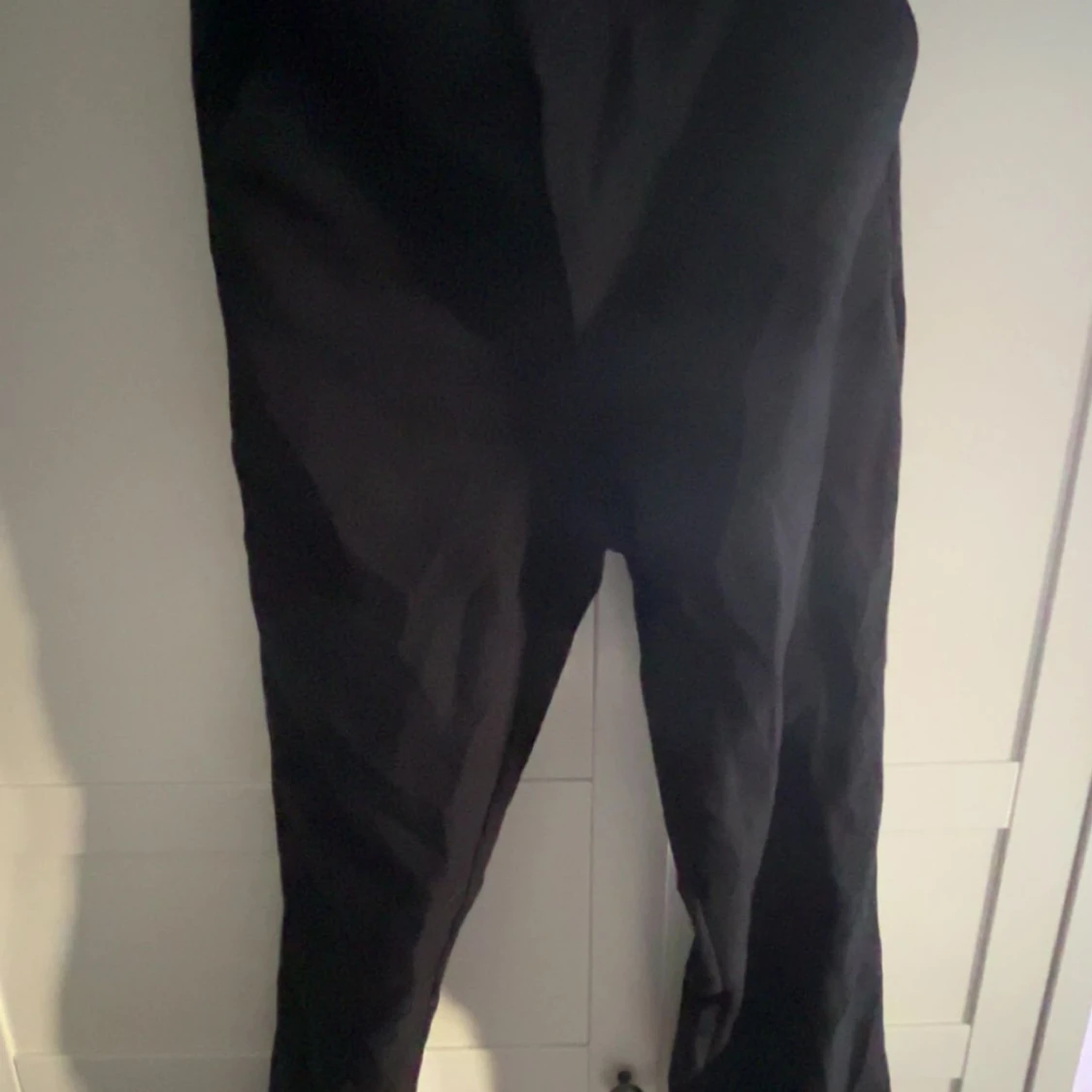 Svarta kostymbyxor från Bik Bok  - 1