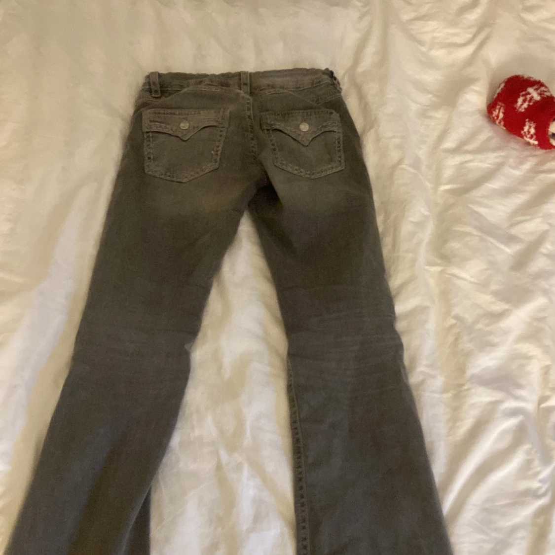 Grå jeans från Gina Tricot - 1