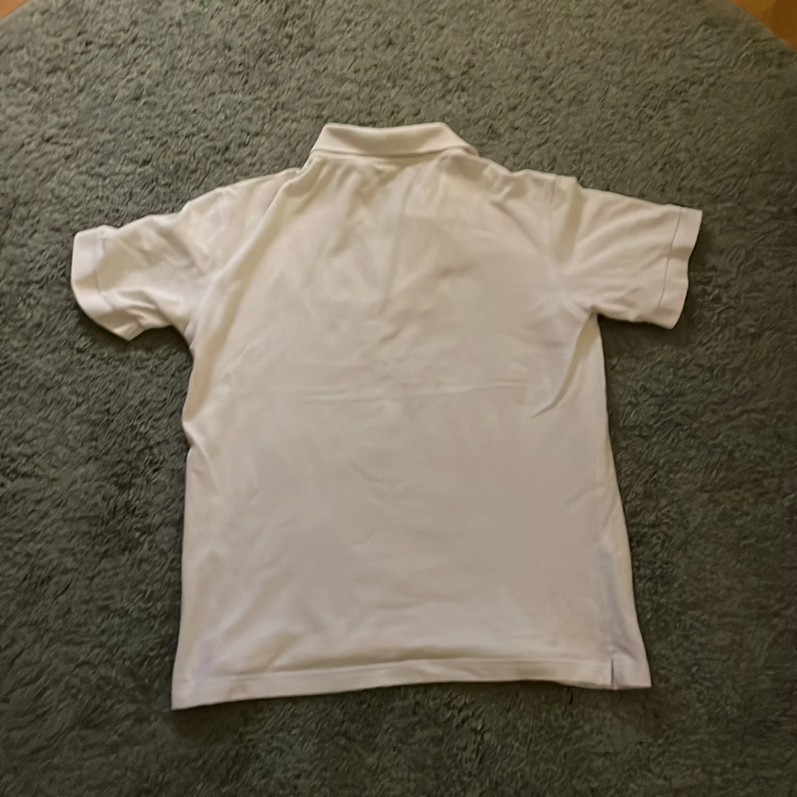 Vit pikétröja från Peak Performance - 1