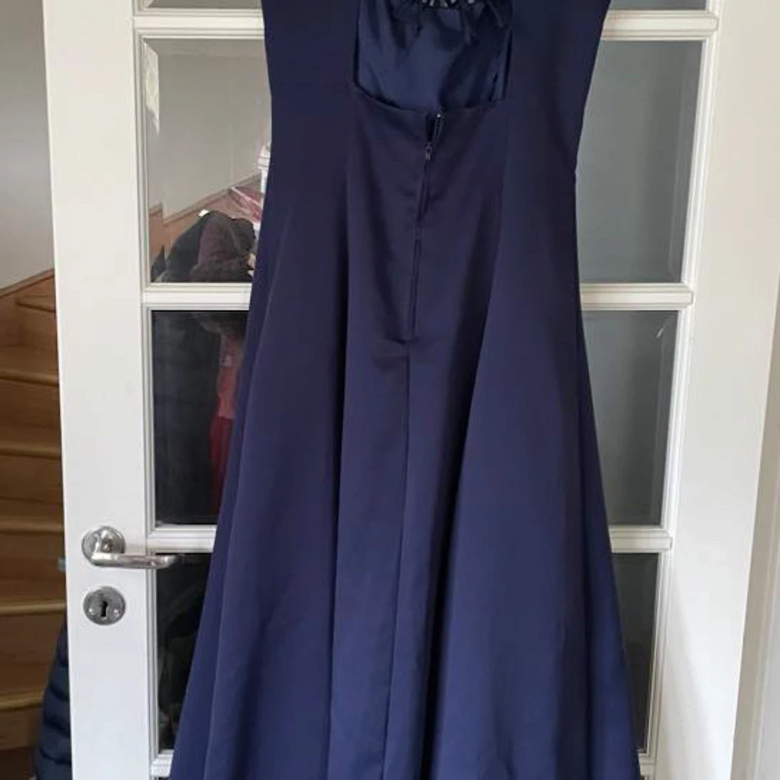 Balklänning med spetstyg fram  - 1