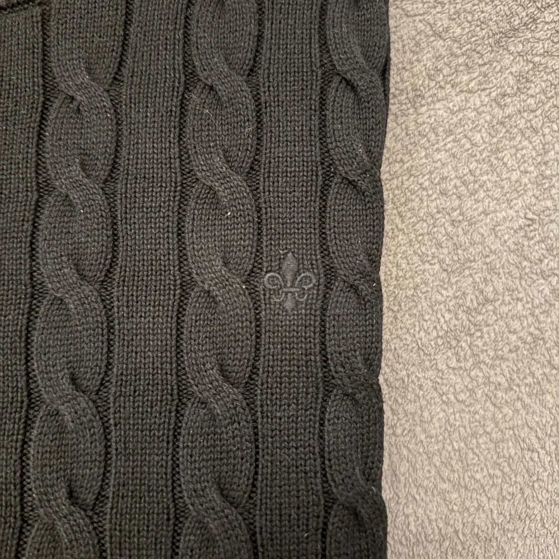 Svart kabelstickad morris tröja  - 4