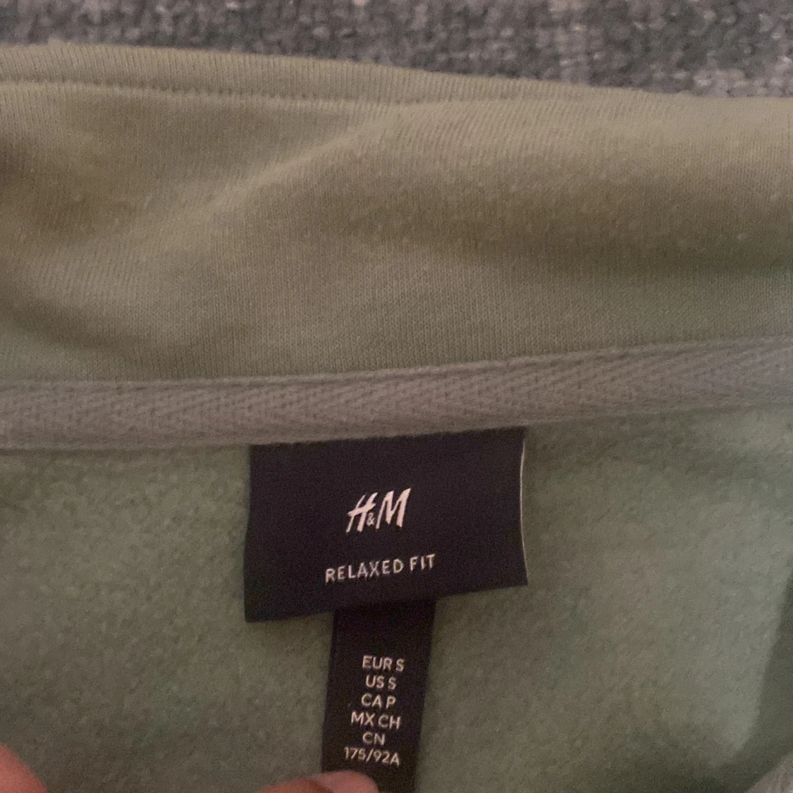 Grön tröja med dragkedja från H&M - 2