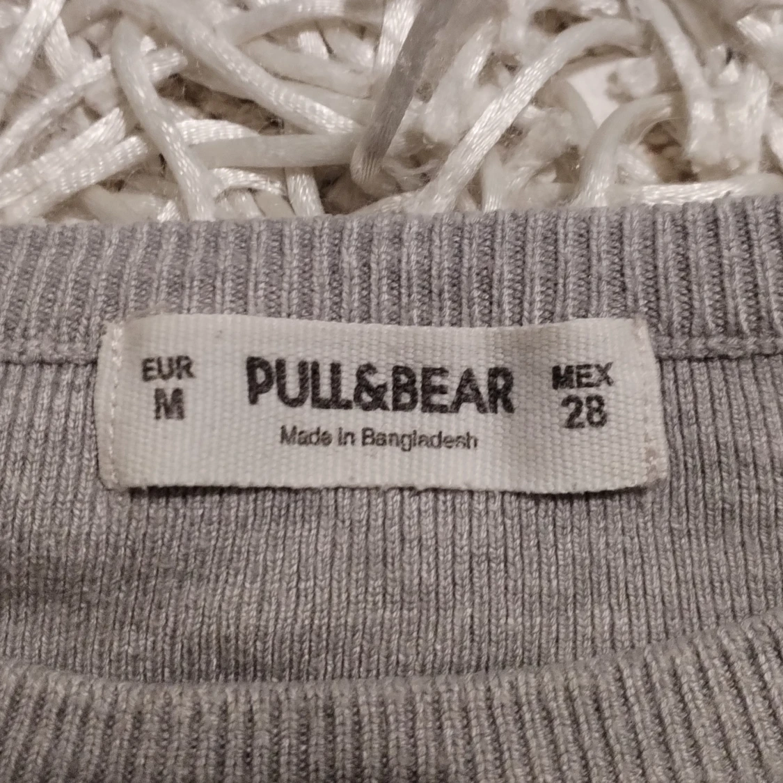 Grå croppad tröja från Pull&Bear - 3