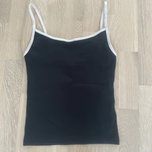 Bikbok topp - Säljer nu denna fina topp ifrån bikbok💕 storlek xs. Bra skick!
