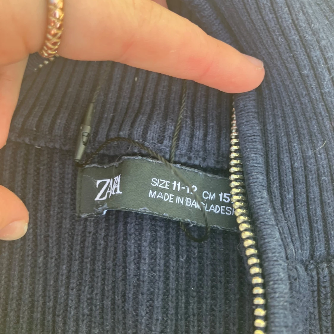 Mörkblå och vit randig stickad tröja från Zara - 2