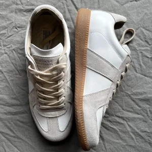 Maison Margiela Gats - Maison Margiela Gats | Storlek 44 | skick 10/10 | använda en gång | pris kan diskuteras! |