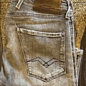 Replay - Snygga replay jeans 