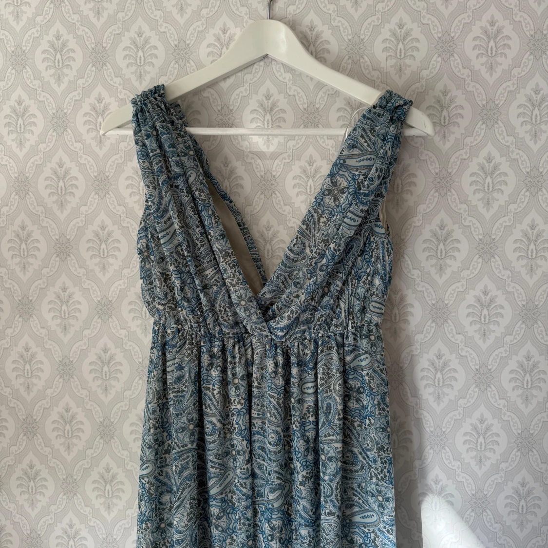 Blå mönstrad långklänning från H&M - 1