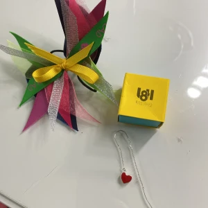 L8hasselblad örhänge - Jätte fint örhängen från L8hasselblad använd ca 3-4 gånger🩷Orginalpris: 350kr. Säljer mer smycken ifrån bra märken så kolla om du är intresserad🥰