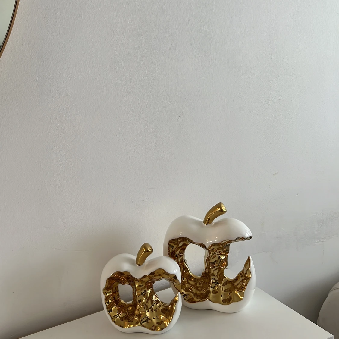 Två äppelvas set i guld och vitt i helt nytt skick  - 2