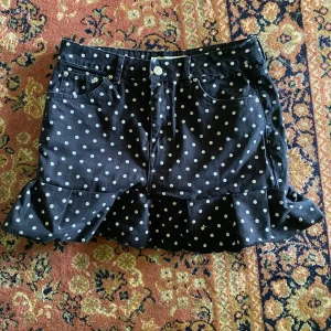 Prickig volang kjol - Super fin till sommaren!🌸