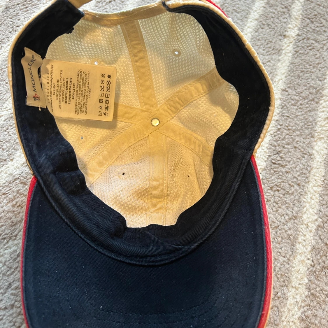 Vit keps från Moncler - 4