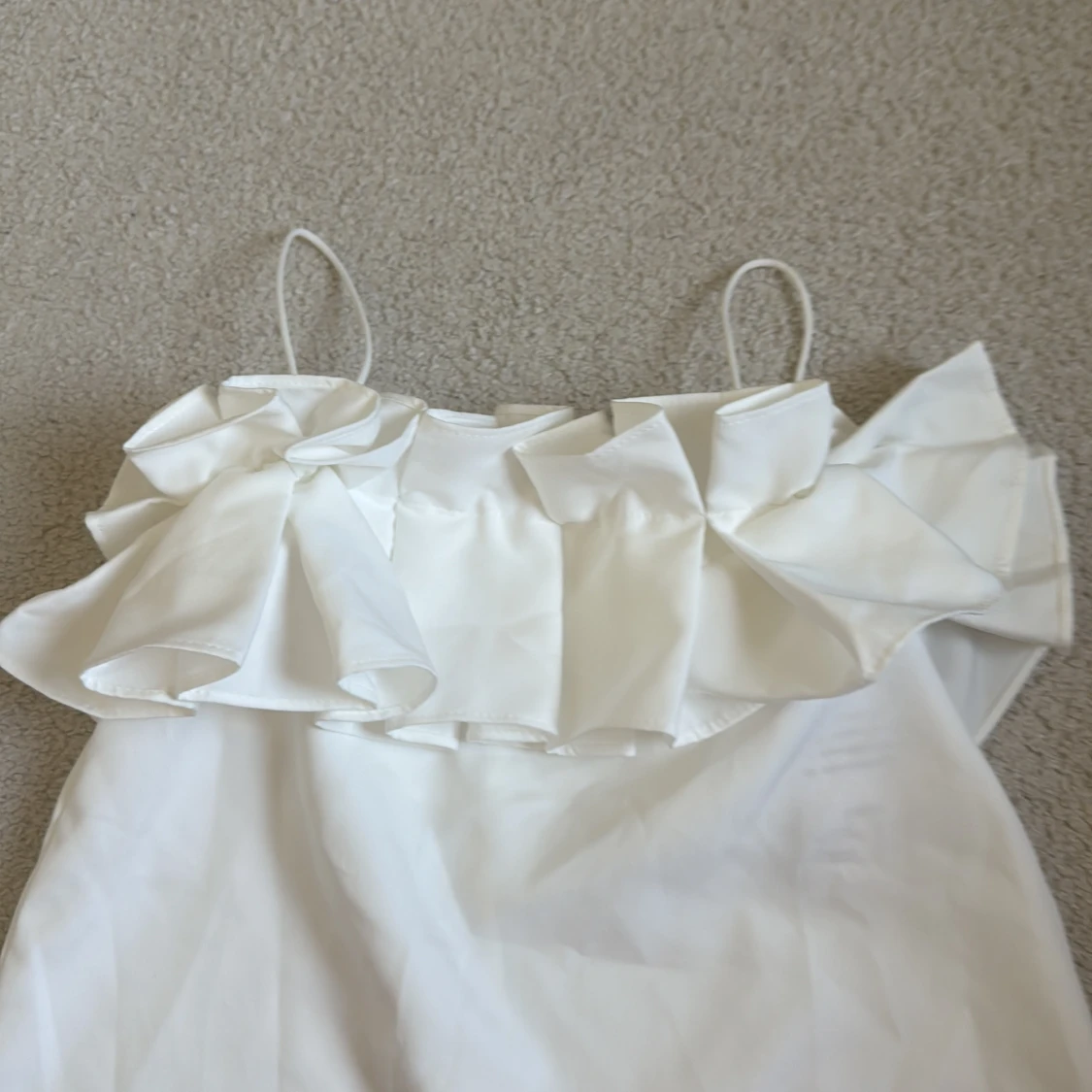 Vit volang-linnetopp med tunna band - 2