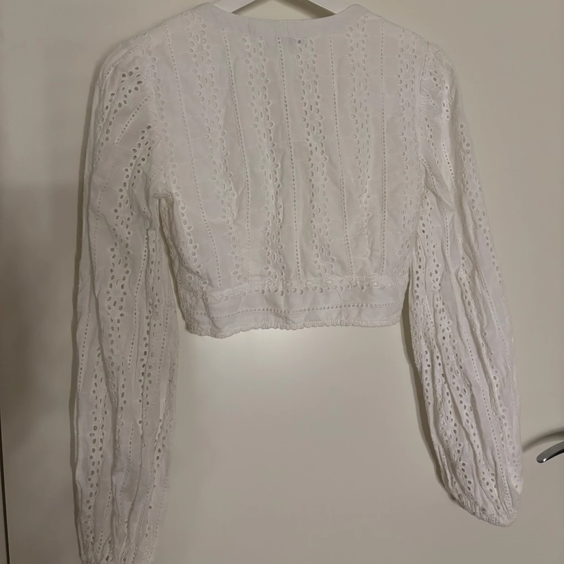 Vit broderad topp - 3