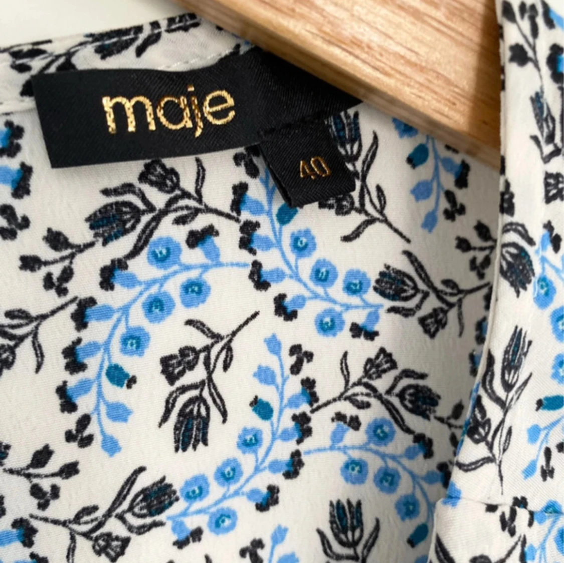 Blommig kortklänning från Maje - 2