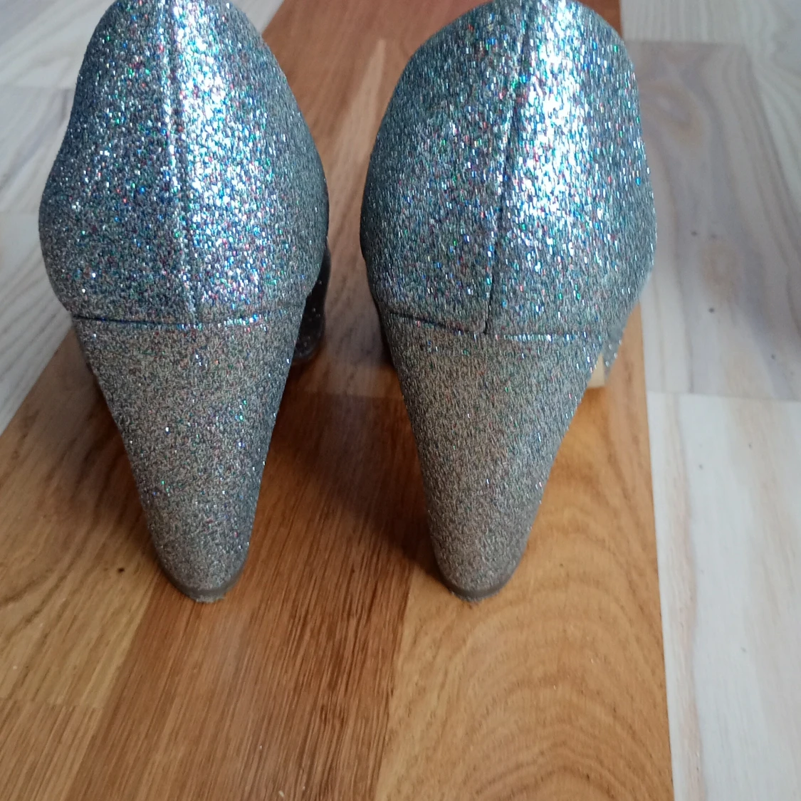 Glittriga pumps från Roots, strl 37 - 1