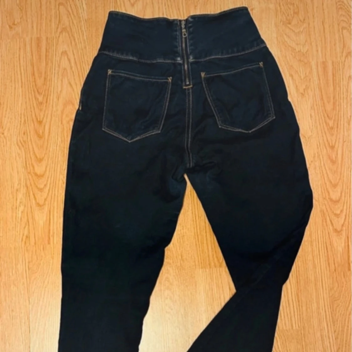 Mörkblå skinny stretch jeans från Pieces – hög midja, tight passform, dragkedja - Small - 1