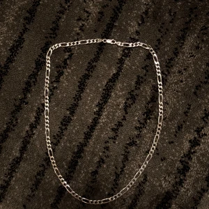 Äkta 925 silver halsband - Snyggt silver halsband med länkar i varierande storlek. Perfekt för att ge en stilren touch till din outfit. Lätt att matcha med andra smycken.