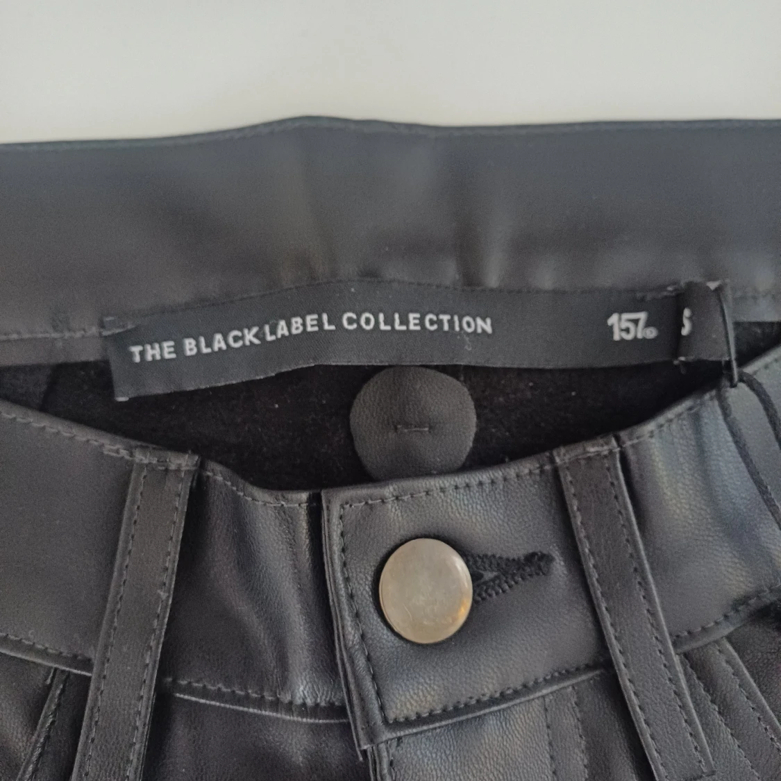 Svarta skinnbyxor - 4