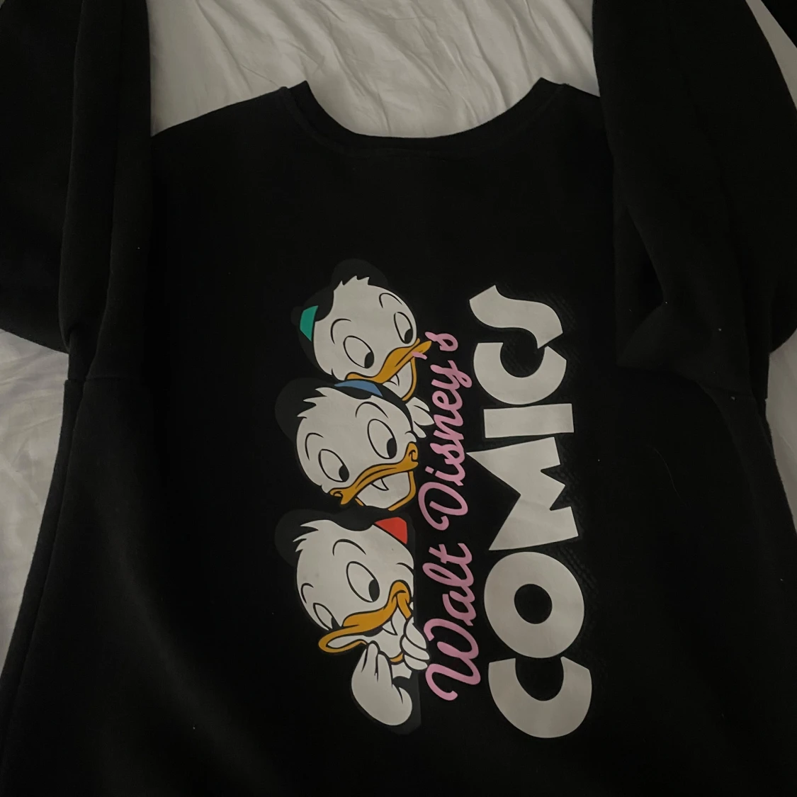 Svart tröja med Kalle Anka-motiv - 2