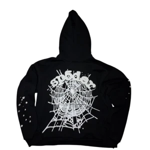 Sp5der Hoodie - Säljer pga av att den är för liten, nytt skick ungefär. Tvättad och testad. Den är i strl M men skulle nog passa S med. Skriv om ni har några frågor!