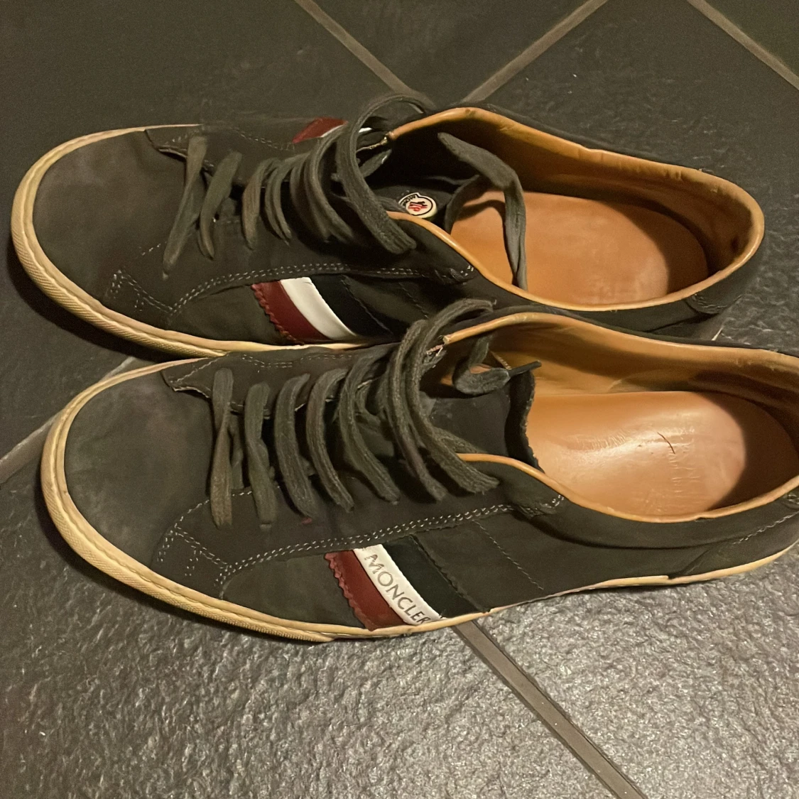 Svarta sneakers från Moncler - 2