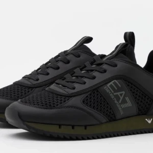 EA7 Armani skor  - Storlek 38. Använda 1 gång ute. Har storlek 39 och där av säljer jag dom. 🩷💕🌸