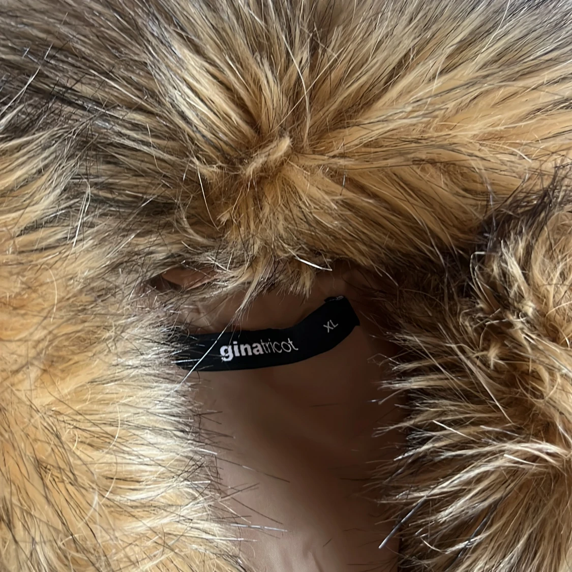 Brun pälsjacka från Gina Tricot - 1