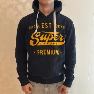 Superdry hoodie - Superdry hoodie | Skick: 9/10 | Size - M | Fraktar via postnord eller instabox | Hör av dig vid minsta fråga eller fundering // Ricco Wardrobe