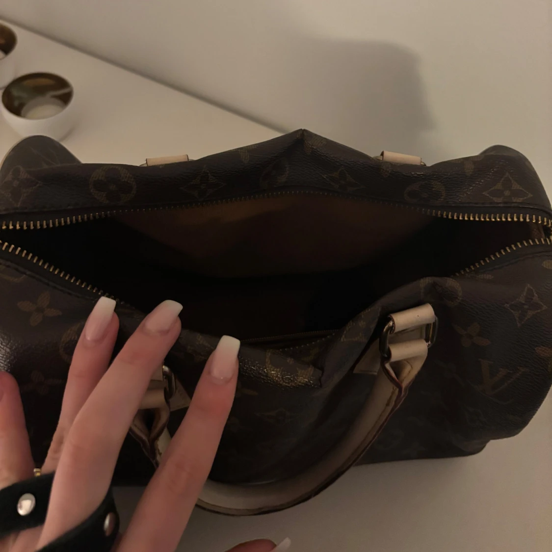 Brun handväska från Louis Vuitton - 1