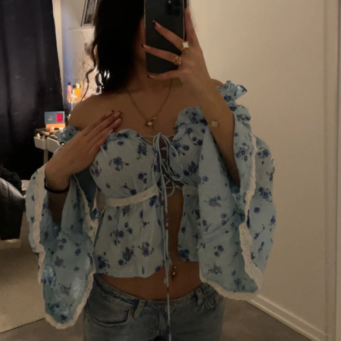 Oanvänd blommig babyblå sommar blus - 3