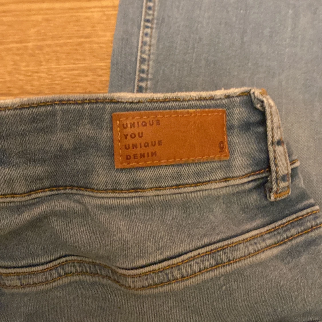 Blå bootcut jeans från Unique Denim - 2