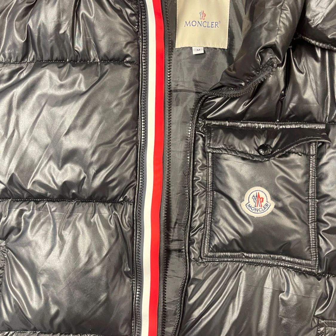 Svart pufferjacka från Moncler