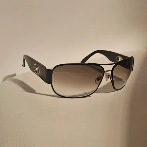 Dior solglasögon  - Solglasögon från dior ny pris 2000kr+