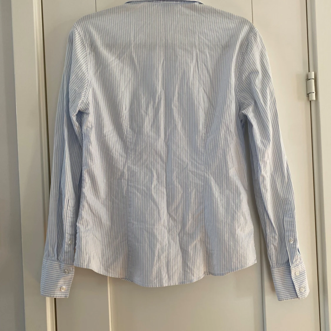 Blåvit randig skjorta från GANT - 2