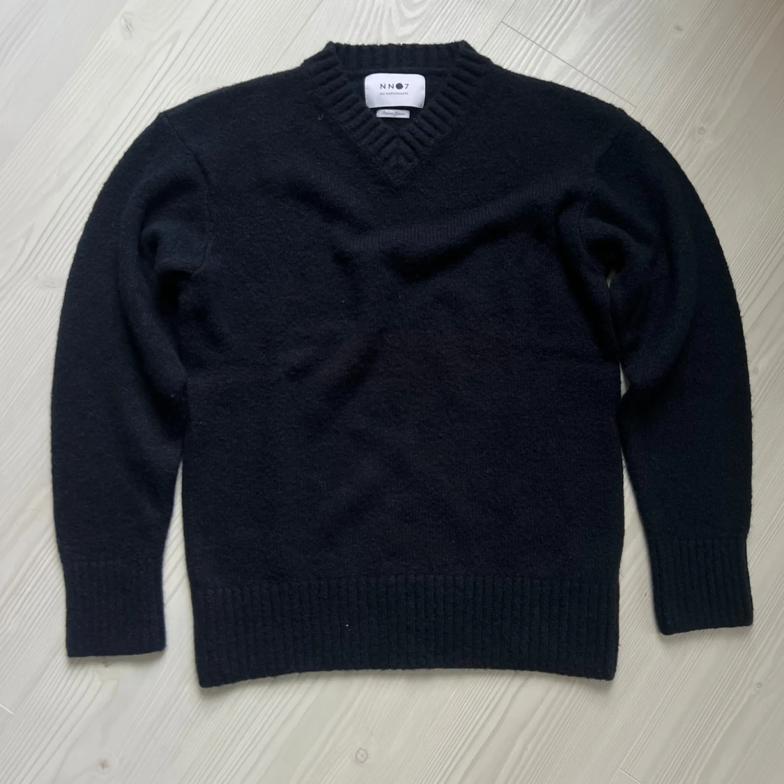 Stickad tröja från NN07