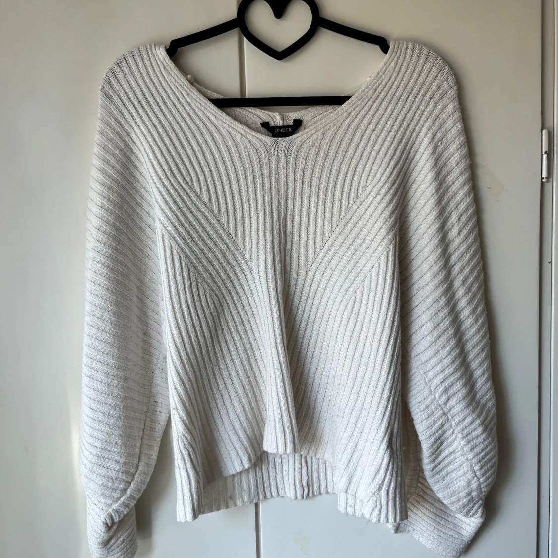 Vit stickad tröja från Lindex