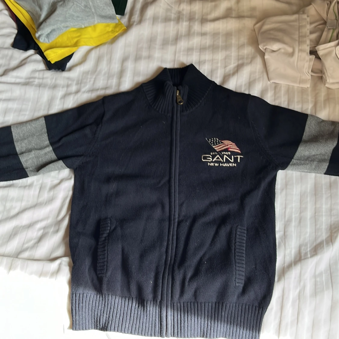 Mörkblå stickad ziptröja från GANT