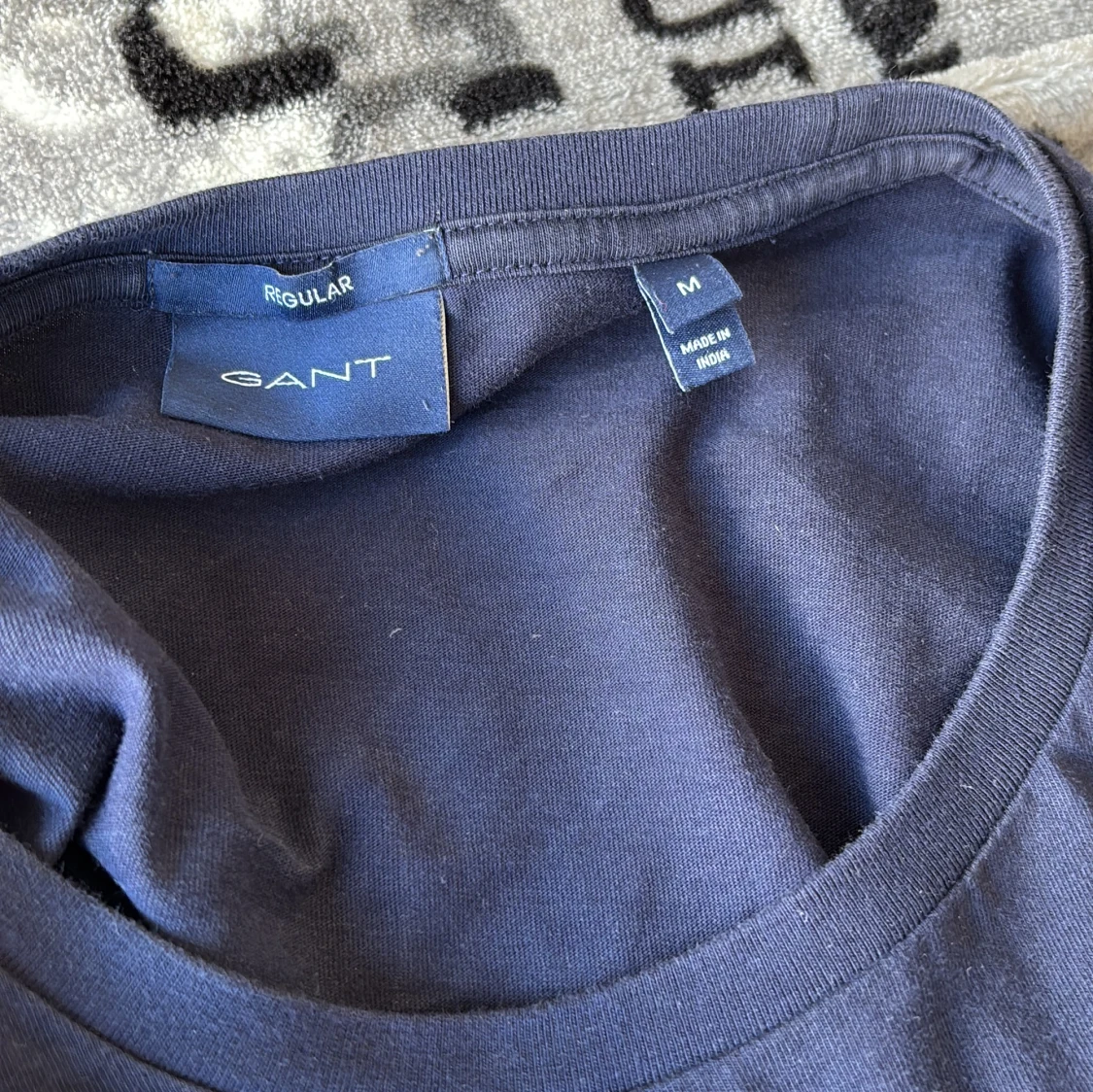 Mörkblå långärmad tröja från GANT - 2