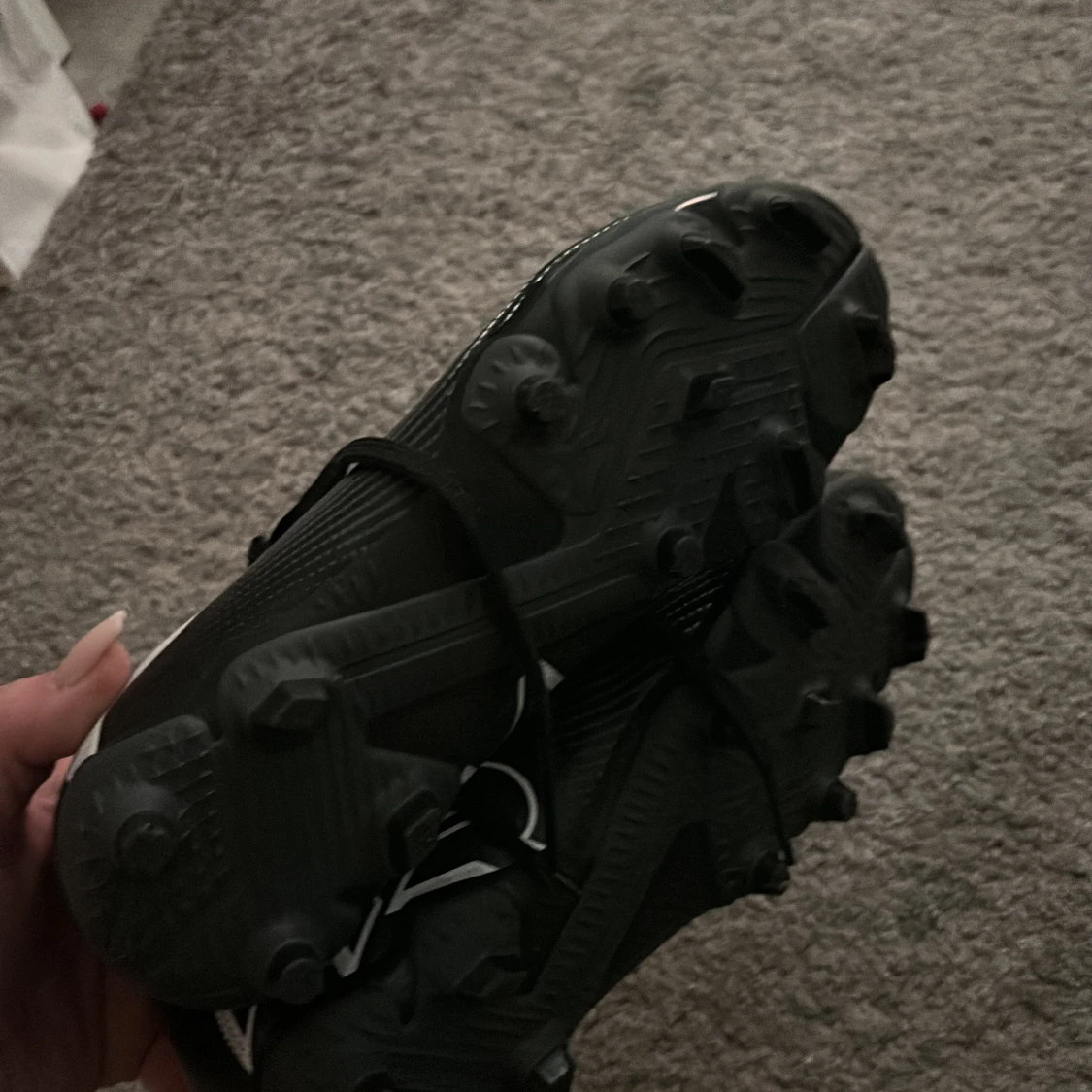 Svarta fotbollsskor från Puma - 1